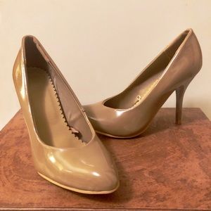 Forever 21 Tan Faux Patent Pump